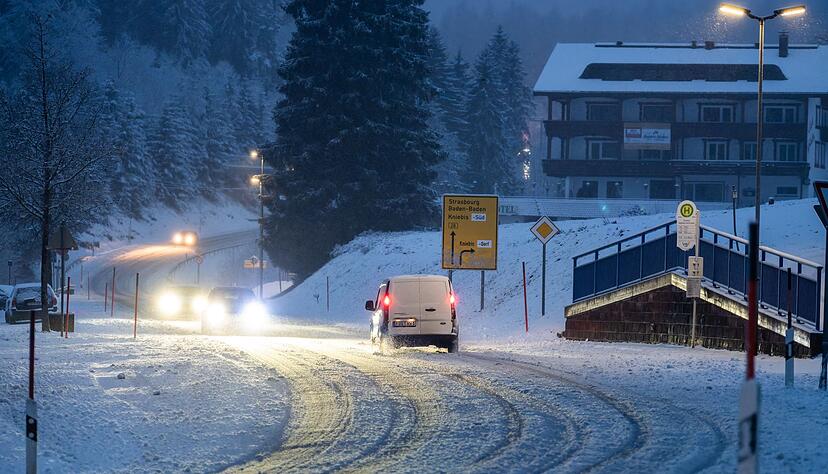 Autofahrer sollten vorsichtig fahren.