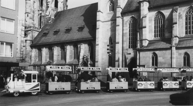undatiert: Abfahrt Kiliansplatz. Mit dem Beilharz-Zügle lassen sich Einkäufe bequem erledigen und die Heilbronner Innenstadt erkunden.