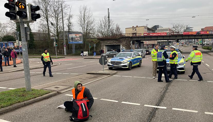 Daniel Eckert bei einer Straßenblockade in Heilbronn.