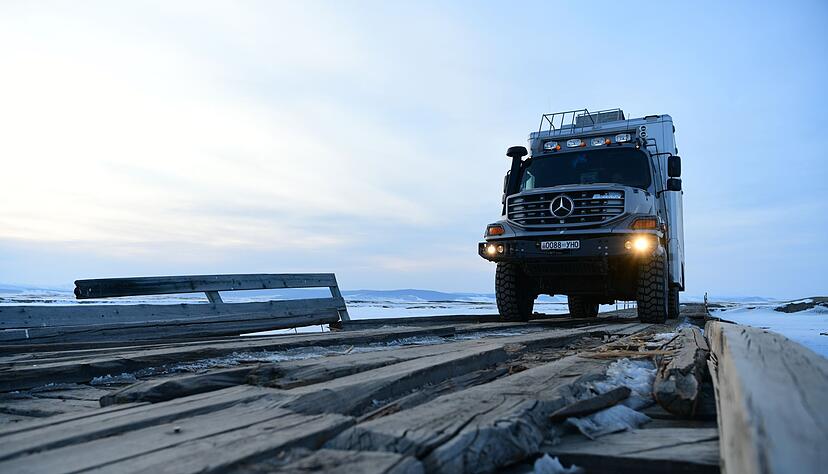 Manchmal wird man unsicher: Etwa, wenn das Holz morsch wirkt und die rund bis zu 27 Tonnen Eigengewicht eben nicht nur im Hinterkopf sind.