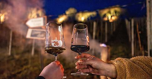 Beim Rebenglühen in Bretzfeld stehen den Besuchern rund 70 Weine und Sekte zur Auswahl. Beim Rebenglühen in Bretzfeld stehen den Besuchern rund 70 Weine und Sekte zur Auswahl.