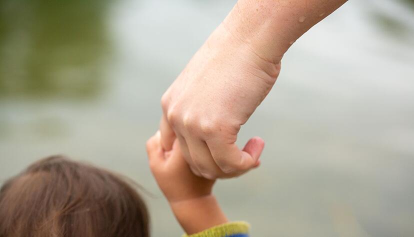 Hat ein Ehepartner vor der Heirat die Existenz eigener Kinder verschweigen, kann das eine Eheaufhebung rechtfertigen. Hat ein Ehepartner vor der Heirat die Existenz eigener Kinder verschweigen, kann das eine Eheaufhebung rechtfertigen.