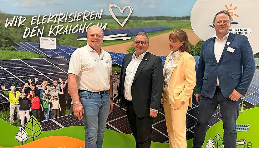 Wollen die Energiewende im Kraichgau voranbringen: OB Klaus Holaschke (Zweiter von links) mit den BEG-Vertretern Rolf Geinert, Sarah von Keudell, Florian Oe&szlig;.
Fotos: Ulrike Plapp-Schirmer