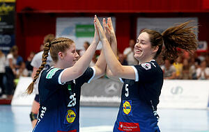 Nina Engel (links) traf zehn Mal und jubelte mit Amber Verbraeken, die sich nach einer schwierigen Anfangsphase immer besser zurecht fand.