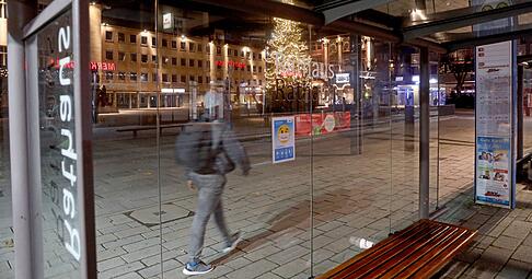 Gespenstische Stimmung in der Innenstadt. Nachts gibt es in Heilbronn seit Dienstag Ausgangsbeschränkungen. Bald könnten sie rund um die Uhr gelten. Foto: Ralf Seidel
