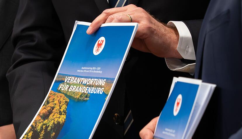 So sieht der neue Koalitionsvertrag von SPD und CDU aus. So sieht der neue Koalitionsvertrag von SPD und CDU aus.