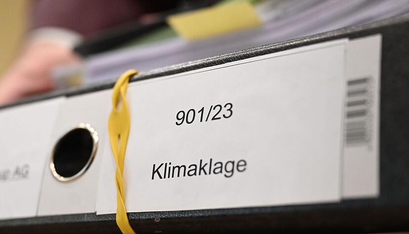 Mit Klimaklagen will die Umwelthilfe die Autobauer zum Verbrenner-Aus bringen.