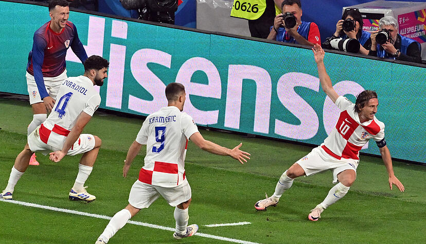 Luka Modric darf nach dem verschossenen Elfmeter doch noch jubeln.