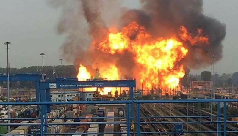 Nach einer Explosion hat es auf dem Gelände des Chemiekonzerns BASF am vergangenen Montag gebrannt. Foto: Einsatzreport Südhessen Nach einer Explosion hat es auf dem Gelände des Chemiekonzerns BASF am vergangenen Montag gebrannt. Foto: Einsatzreport Südhessen