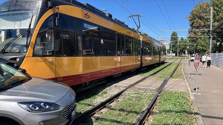 Am Montag ist es in Heilbronn zu einem Stadtbahn-Unfall gekommen. Am Montag ist es in Heilbronn zu einem Stadtbahn-Unfall gekommen.