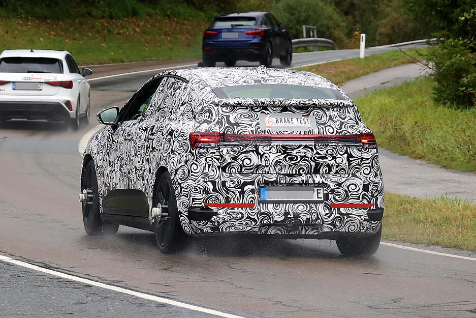 Prototyp des neuen E-Autos von Audi entdeckt.
