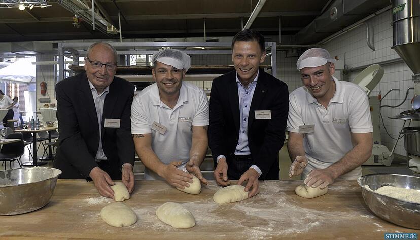 200 Jahre Holzofenbrot bei Bäckerei Mitterer 200 Jahre Holzofenbrot bei Bäckerei Mitterer