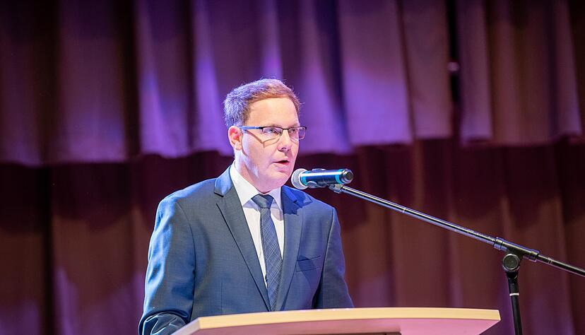 Seit 2012 ist Patrick Holl Bürgermeister von Beilstein. Am Freitag wurde bekannt, dass der 38-Jährige im Frühjahr 2021 Erster Beigeordneter des Gemeindetags des Landes wird. Foto: Christiana Kunz Seit 2012 ist Patrick Holl Bürgermeister von Beilstein. Am Freitag wurde bekannt, dass der 38-Jährige im Frühjahr 2021 Erster Beigeordneter des Gemeindetags des Landes wird. Foto: Christiana Kunz