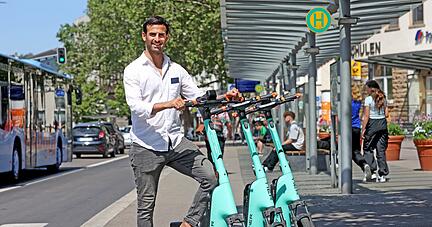 Oguzhan Tasli, Regionalmanager Südwestdeutschland bei Tier, ist regelmäßig in Heilbronn zu Besuch. Drei temporäre Parkzonen wurden in der Käthchenstadt bereits eingerichtet.
Foto: Ralf Seidel
