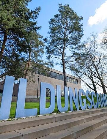 Auf dem Bildungscampus sind wissenschaftliche Einrichtungen t&auml;tig, Hunderte Studenten lernen vor Ort. Der Ausbau schreitet weiter voran: Neue Akteure kommen, der Bildungscampus w&auml;chst.