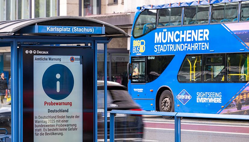 Anzeigetafeln sind Teil des sogenannten Warnmittel-Mix, der sicherstellen soll, dass m&ouml;glichst jeder eine Warnung erh&auml;lt.