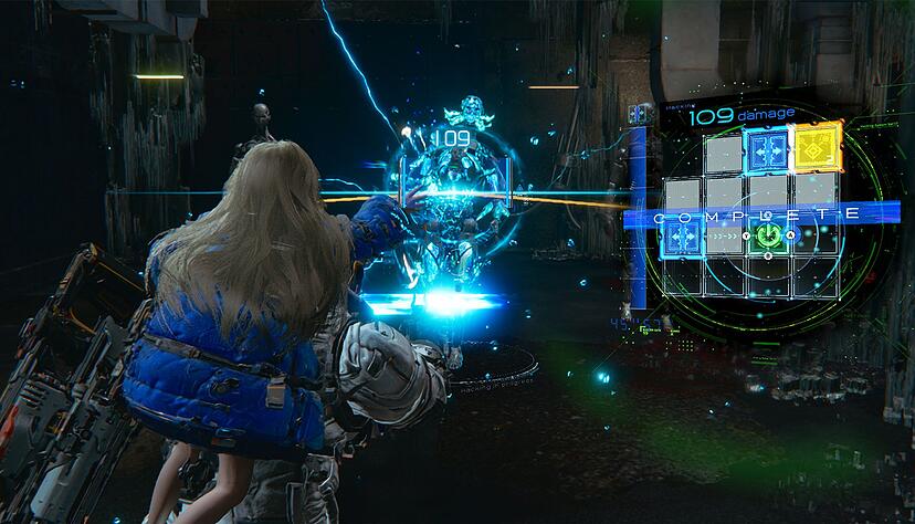 Zusammen mit Diana m&uuml;ssen feindliche Roboter erst einmal gehackt werden - bevor Hugh sie mit der Waffe erledigen kann.