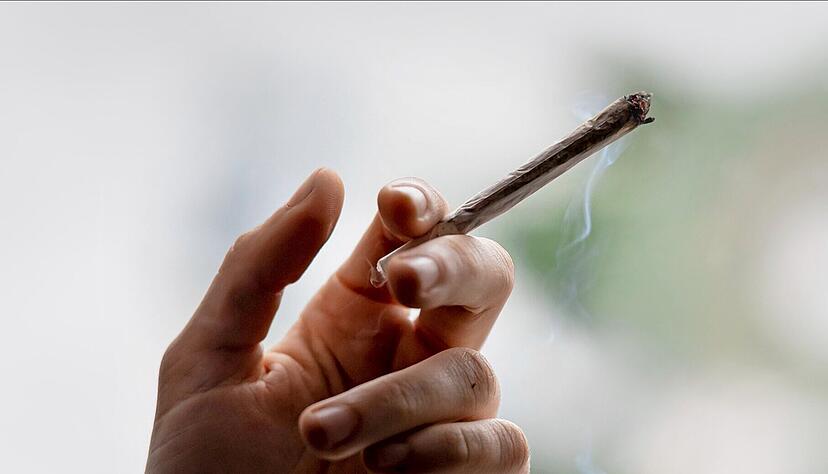 Wird Kiffen legal? Dann müssen Jugendliche besonders geschützt werden, fordern Fachleute. Wird Kiffen legal? Dann müssen Jugendliche besonders geschützt werden, fordern Fachleute.