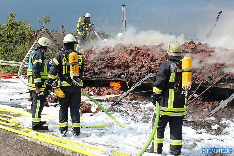 Brennender Lkw auf A6 | 03.06.