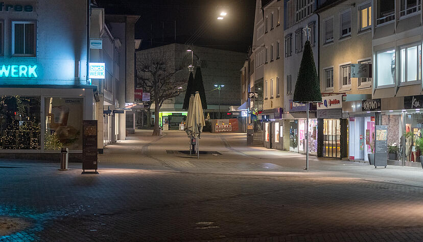 Menschenleer präsentierte sich die Heilbronner Innenstadt während der Ausgangssperre. Diese endet nun im Land mit einer Gerichtsentscheidung. Foto: Archiv/Seidel Menschenleer präsentierte sich die Heilbronner Innenstadt während der Ausgangssperre. Diese endet nun im Land mit einer Gerichtsentscheidung. Foto: Archiv/Seidel