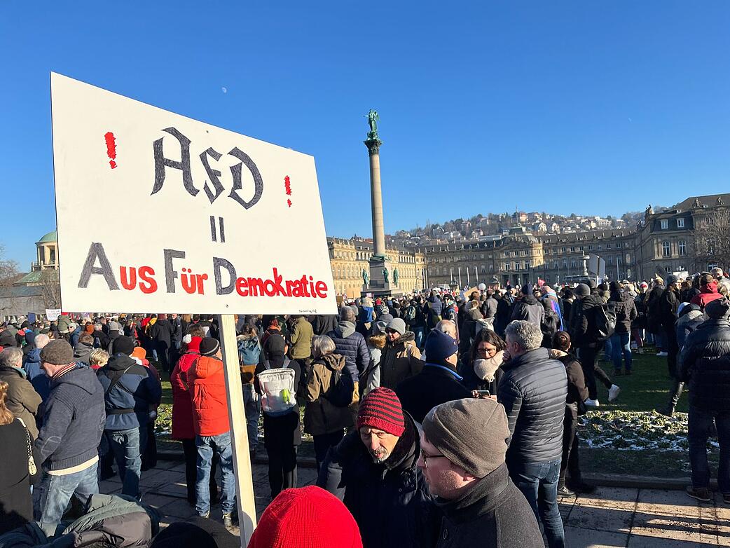 Zehntausende bei Demos gegen rechts in mehreren Städten in BadenWürttemberg STIMME.de