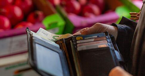 Steigende Kosten: Viele Menschen in Deutschland machen sich Sorgen um ihre finanzielle Situation.