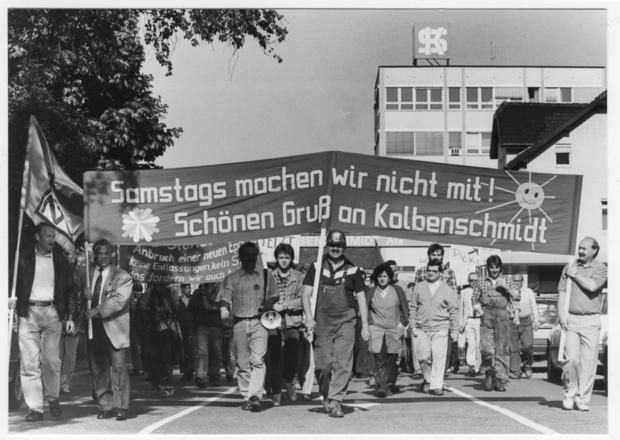 Arbeiter demonstrieren gegen die 6-Tage-Woche (Datum unbekannt).