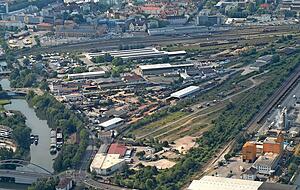 Das Heilbronner Fruchtschuppen-Areal 2005. Die Kalistraße links gibt es nicht mehr, hier liegt der Grünzug vor dem Neckarbogen.
Foto: Kuhn Das Heilbronner Fruchtschuppen-Areal 2005. Die Kalistraße links gibt es nicht mehr, hier liegt der Grünzug vor dem Neckarbogen.
Foto: Kuhn