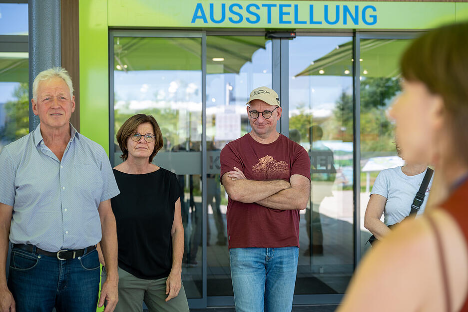 Besucher der Klima-Arena Sinsheim entdecken unter anderem die besondere Struktur eines Moors.