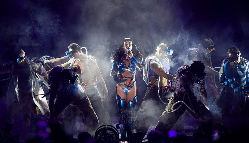 Abseits der Musik sorgte die &laquo;I Kissed a Girl&raquo;-S&auml;ngerin im April durch einen Kurzflug ins All weltweit f&uuml;r Aufsehen.