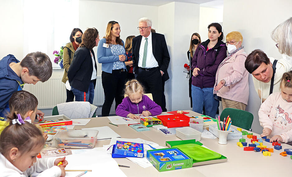 Ministerpräsident Kretschmann trifft in Heilbronn Ukraine-Flüchtlinge