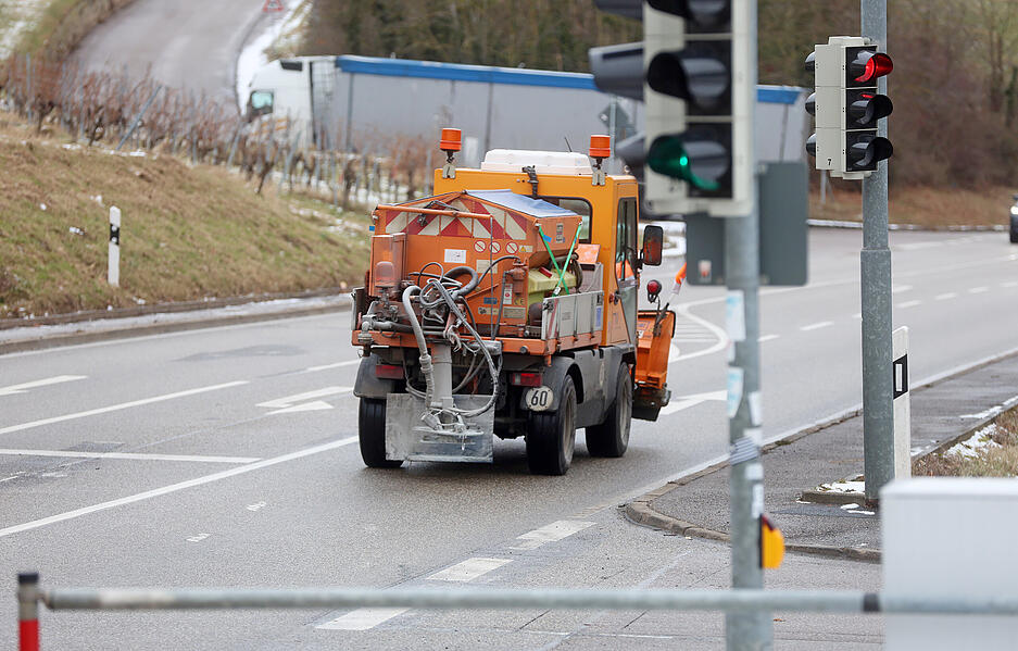 Auch am Wartberg an der Steige sind die Straßenmeistereien wegen des Winter-Wetters im Einsatz. Auch am Wartberg an der Steige sind die Straßenmeistereien wegen des Winter-Wetters im Einsatz.