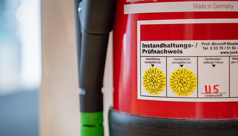 Instandhaltungs- und Prüfnachweise: Der Feuerlöscher darf nicht zu alt sein - eine regelmäßige Wartung ist wichtig. Instandhaltungs- und Prüfnachweise: Der Feuerlöscher darf nicht zu alt sein - eine regelmäßige Wartung ist wichtig.