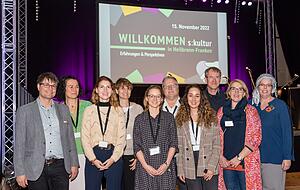 Willkommenskultur in Heilbronn: (v.l.) Mark Wittlinger, Sandra Villaverde Santos, Karen Württemberger, Heide Hindahl, Elena Wormer, Daniel Gaube, Silia Kelesidis, Andreas Kraft, Sandra Büchele und Tanja El Ghadouini.
Foto: Mario Berger