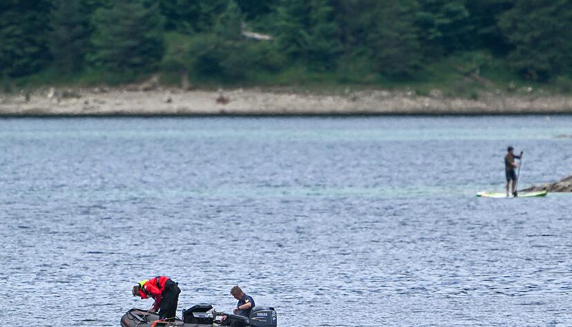 Die Einsatzkräfte hatten mit hohem Aufwand eine Woche lang fieberhaft nach den Verunglückten gesucht. (Archivbild) Die Einsatzkräfte hatten mit hohem Aufwand eine Woche lang fieberhaft nach den Verunglückten gesucht. (Archivbild)