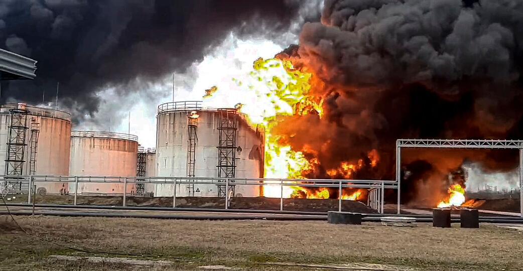 In ihrem Abwehrkampf gegen Moskaus Angriffskrieg gelangen der Ukraine immer wieder empfindliche Schl&auml;ge russische &Ouml;lanlagen. (Archivbild)