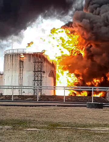 In ihrem Abwehrkampf gegen Moskaus Angriffskrieg gelangen der Ukraine immer wieder empfindliche Schl&auml;ge russische &Ouml;lanlagen. (Archivbild)