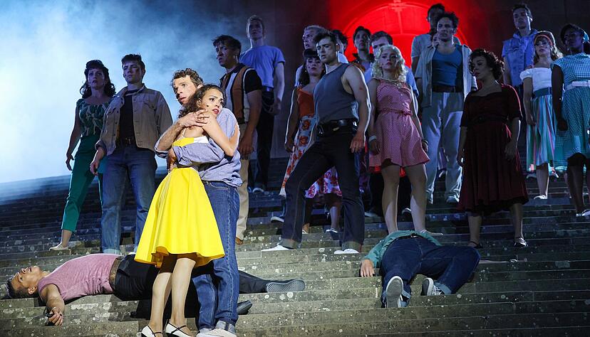 Geraten zwischen die Fronten eines Bandenkriegs: Maria (Katia Bischoff) und Tony (Julian Culemann).