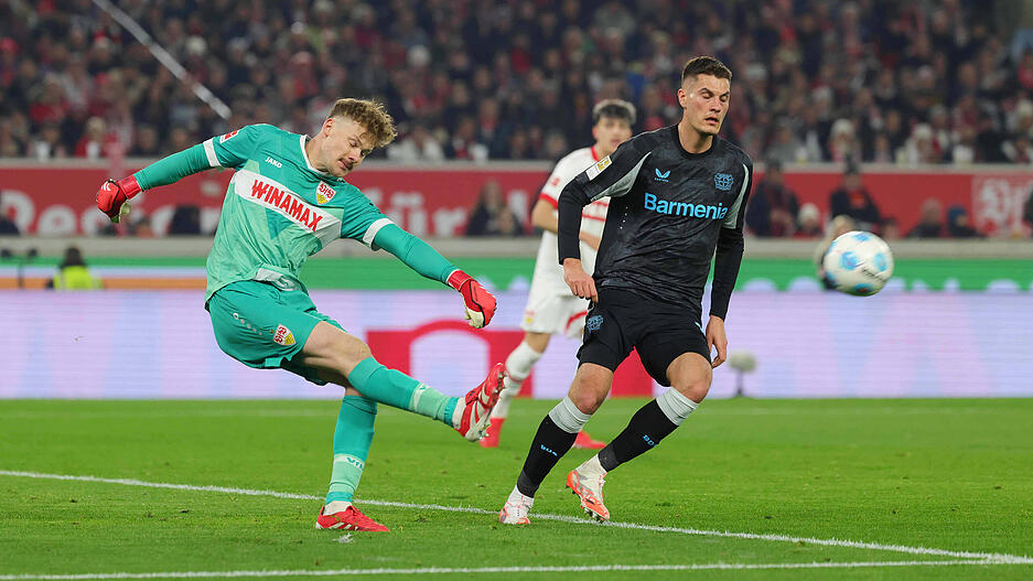 Alexander Nübel: Bei den Gegentoren machtlos. Ging einmal extrem hohes Risiko am eigenen Sechzehner, sonst gut. Note: 3