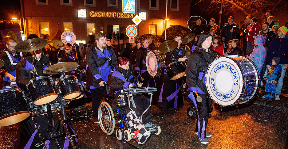 Nachtumzug der M&uuml;hlenhexen in Auenstein