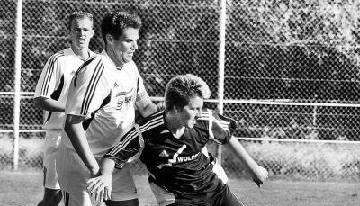 Pascal Trautmann ist bei der TSG Bretzfeld zum Führungsspieler gereift. Um den torgefährlichen Mittelfeldstrategen hat sich in der Winterpause auch der Landesligist SC Michelbach/Wald bemüht. (Foto: Marc Schmerbeck) Pascal Trautmann ist bei der TSG Bretzfeld zum Führungsspieler gereift. Um den torgefährlichen Mittelfeldstrategen hat sich in der Winterpause auch der Landesligist SC Michelbach/Wald bemüht. (Foto: Marc Schmerbeck)