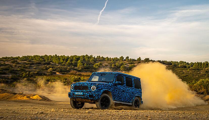 Weil die Bodenfreiheit um elf auf 35 Zentimeter zulegt, meistert der G 63 4x4&sup2; nicht nur Steigungen besser. Er nimmt auch noch gr&ouml;&szlig;ere Gesteinsbrocken zwischen die R&auml;der.