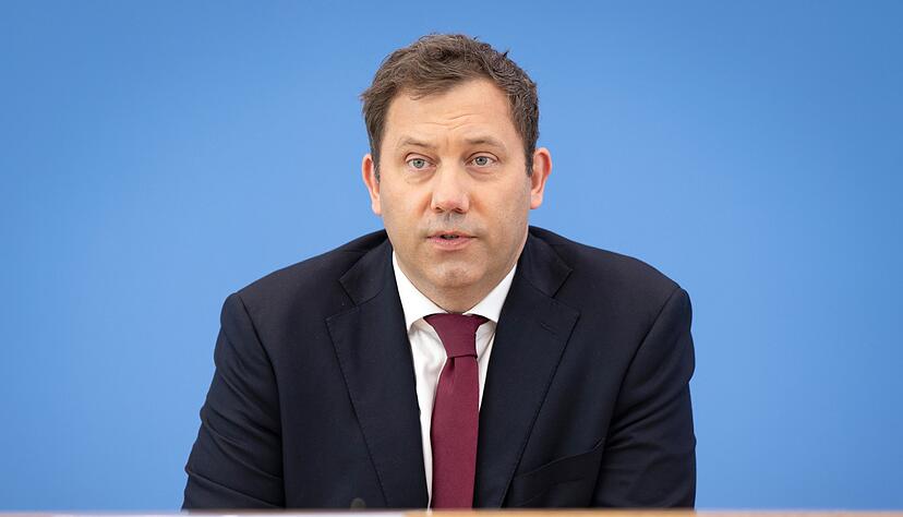 Das Bundesfinanzministerium hat den mittelfristigen finanzpolitisch-strukturellen Plan im Juli in Br&uuml;ssel eingereicht.