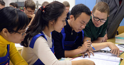 Das mit Abstand größte Fachkräftepotenzial sehen die Arbeitsmarktexperten in der Zuwanderung. Bis zu 216.000 Vollzeitstellen könnten dadurch im Land entstehen, wenn zugleich die Integrationsmaßnahmen verbessert werden. Das mit Abstand größte Fachkräftepotenzial sehen die Arbeitsmarktexperten in der Zuwanderung. Bis zu 216.000 Vollzeitstellen könnten dadurch im Land entstehen, wenn zugleich die Integrationsmaßnahmen verbessert werden.