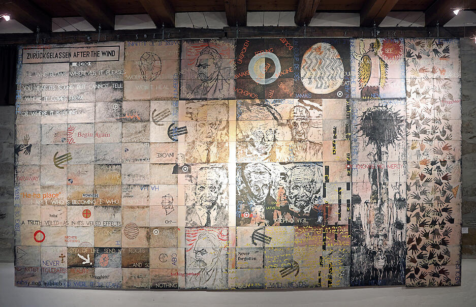 Das Bild "Zurückgelassen" hat Imants Tillers extra für die Ausstellung in Neuenstadt geschaffen.