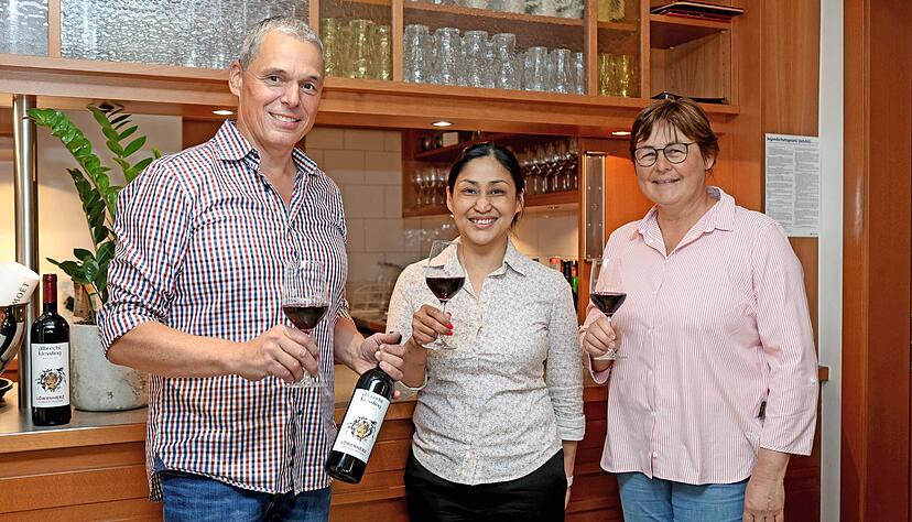 In der Heilbronner Weinstube Weigand von Peter und Annette Albrecht (rechts) schwingt jetzt Lamduan Bokkaew den Kochlöffel.