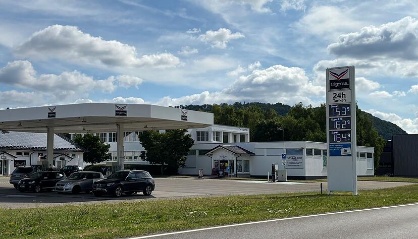 Burladingen ist die Heimat von Wolfgang Grupp. Hier gibt es sogar eine Trigema-Tankstelle.