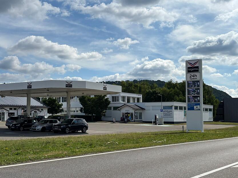 Burladingen ist die Heimat von Wolfgang Grupp. Hier gibt es sogar eine Trigema-Tankstelle.