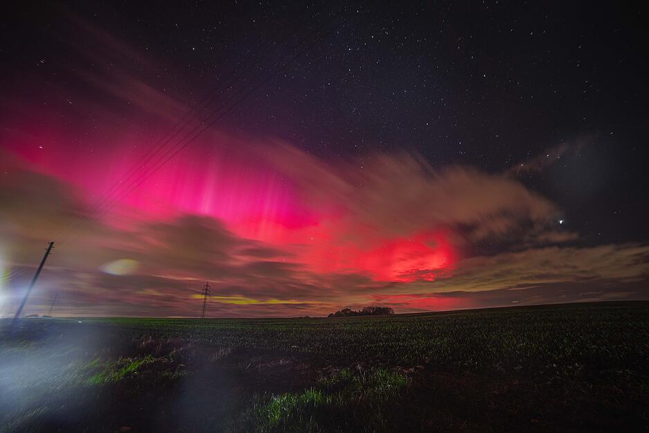 Polarlichter sind am 5. November 2023 in Sachsen in der Region Zwickau zu sehen.