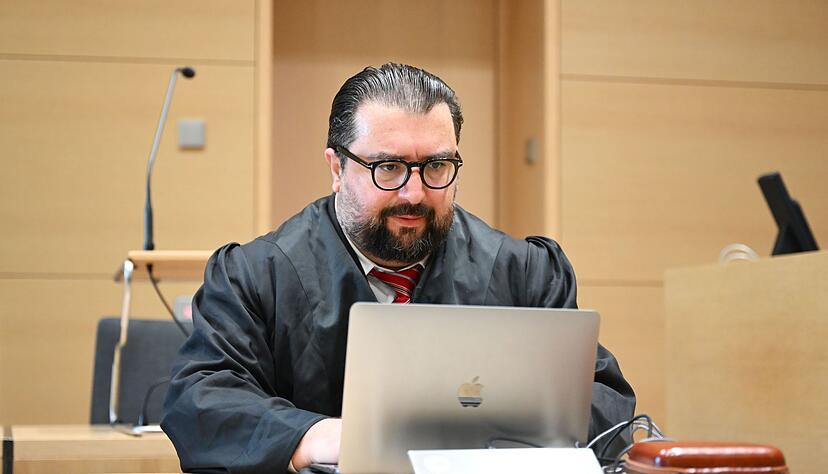 Seine Mandantin muss nun wieder ins Gef&auml;ngnis, stellt ihr Anwalt Erkan Z&uuml;nb&uuml;l fest.